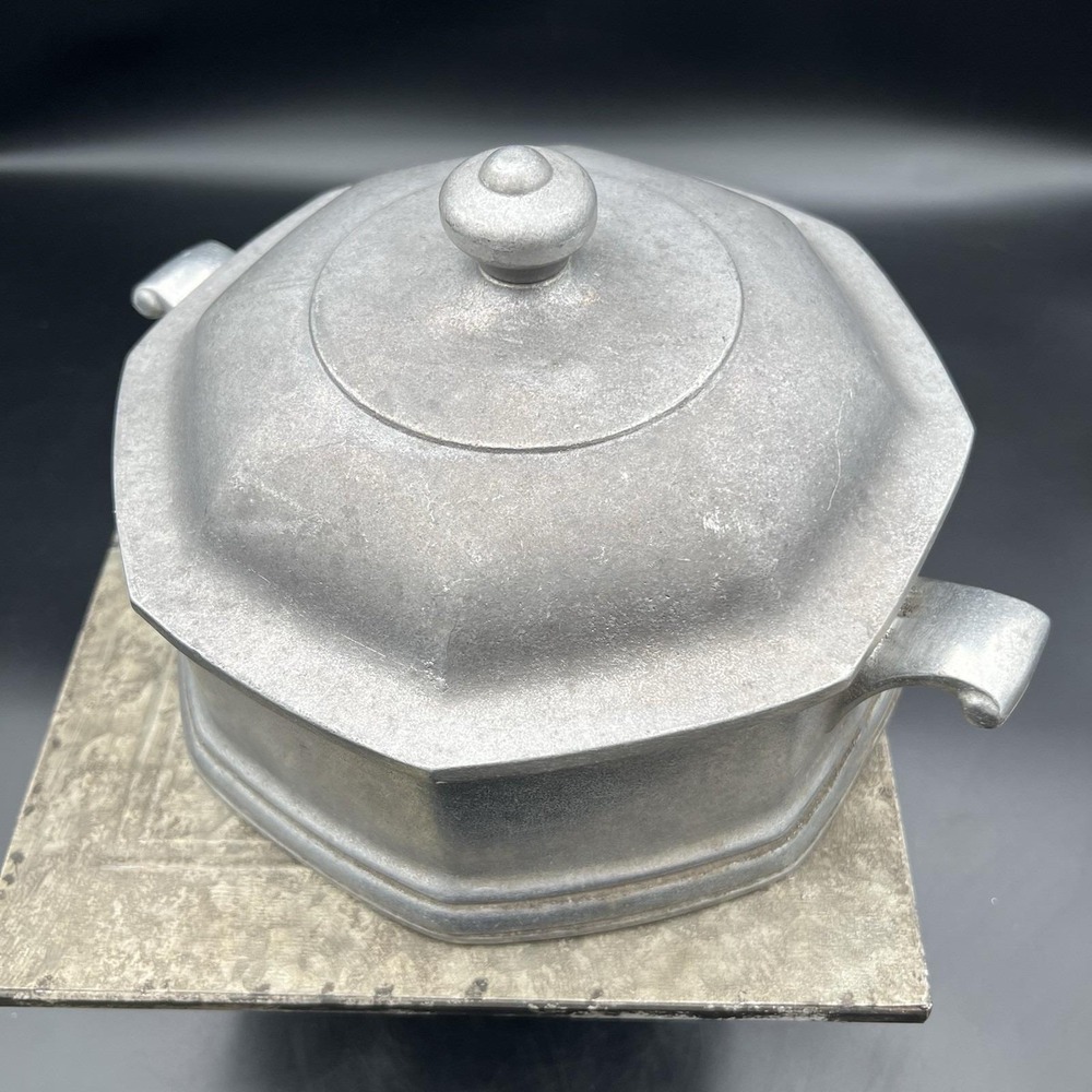Vintage Wilton Armetale Mulberry Hill Covered Casserole Dish Octagonal RWP - Picture 12 of 13